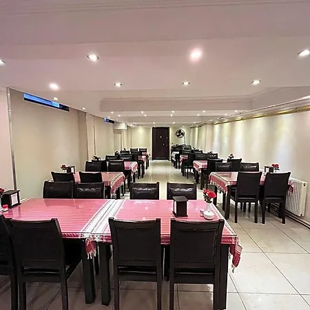 Hotel Red White 3*